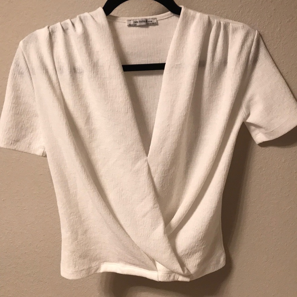 White Zara V-neck cropped shirt